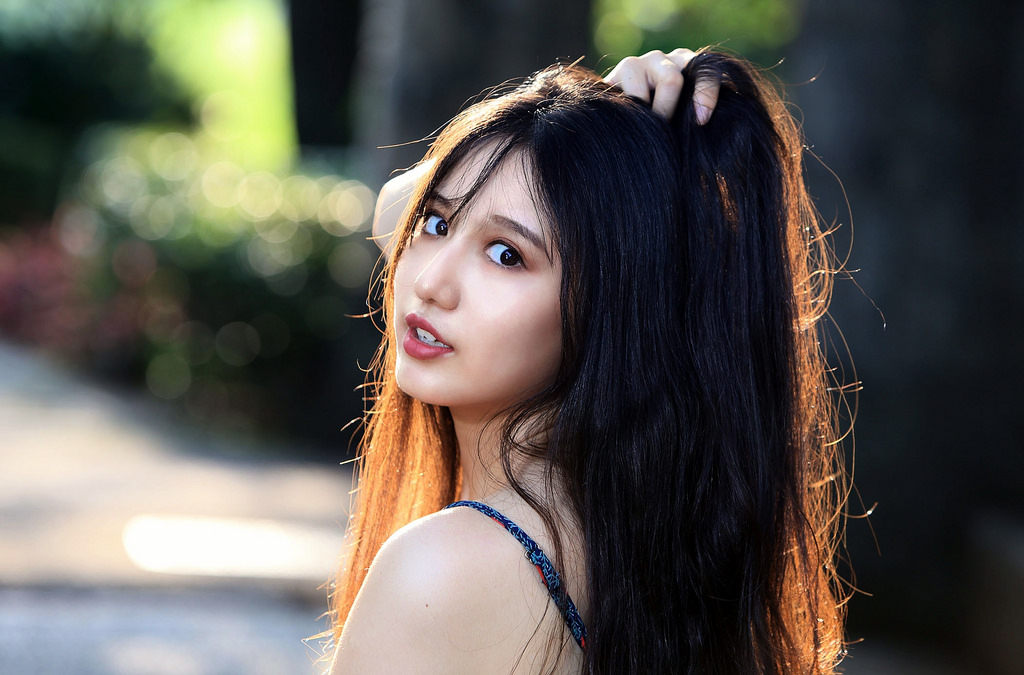 漂亮大眼妹–妮亚宁