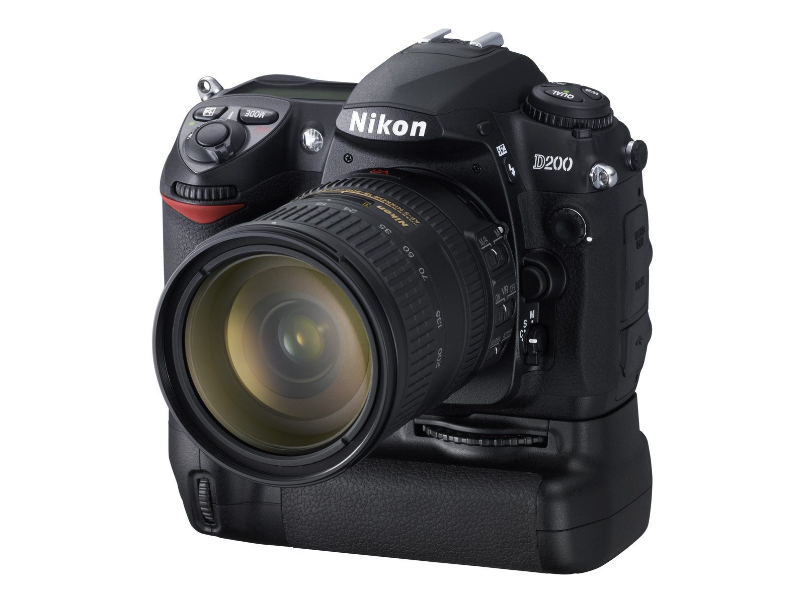 nikon d200正式发表!1020万画素,售价日币20万